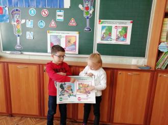 /Files/images/2021-2022/jittya_gmnaz/dorojny_ruh/Дорожній рух4.jpg