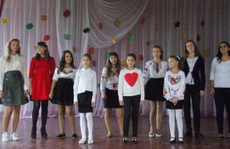 /Files/images/kolektivi/райдуга шкыльний ансамбль.JPG